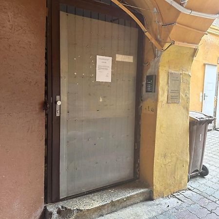 C Private Room In City Center In Μπρατισλάβα Εξωτερικό φωτογραφία
